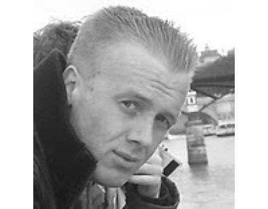 D&eacute;c&egrave;s de Steven Vanthillo.